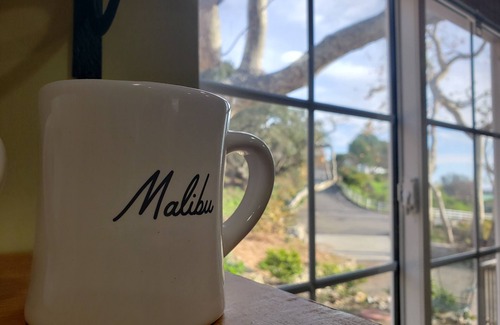 Western Malibu Casa | ¡Casa de retiro privada ubicada entre las montañas y el océano en el oeste de Malibú!