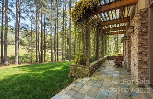 New London Casa | Private Retreat