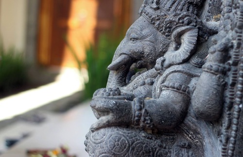 Kedewatan Villa | PRIVADO RM ENSUITE / SHARED VEGAN COCINA / YOGA INCLUYE ALCOHOL M-F Y HUMO LIBRE