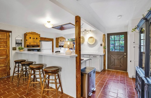 Canoga Park Casa | Private Romantic Escape, Hidden Gem w/ Hot Tub, and Waterfall