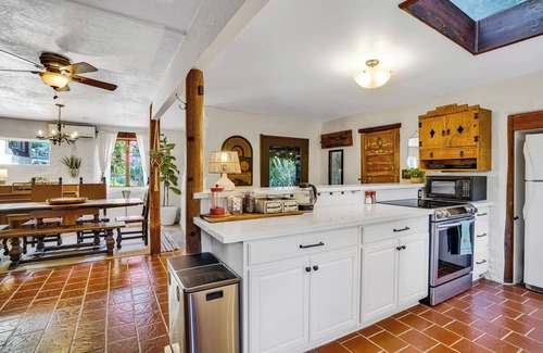 Canoga Park Casa | Private Romantic Escape, Hidden Gem w/ Hot Tub, and Waterfall