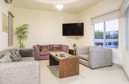 Colina del Sol Casa | Private Rooftop Pool with Ocean Views & Good Wi-Fi