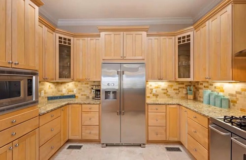 Demere Park Condominio | Private Rooftop/Walk to Beach / Parking /Chef Kitchen
