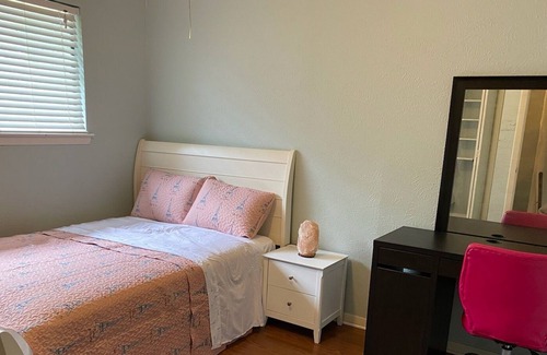Bee Cave Woods Casa | Private Room/15 mins To downtown/5 mins To Zilker Park