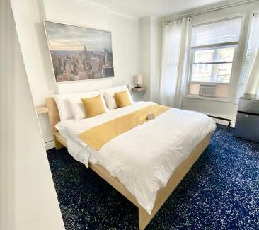 West New York Casa | Private Room A-KING BED-12Mints NYCity
