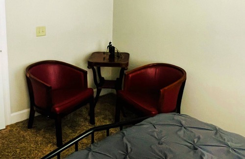 Franklin Casa | Private Room and Bathroom in Franklin