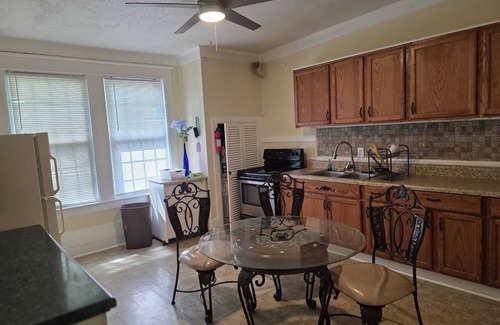 Rocky Mount Apartamento | Private Room for Rent at the Historic Villa Place