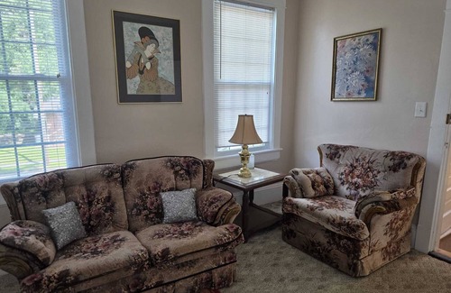 Rocky Mount Apartamento | Private Room for Rent at the Historic Villa Place