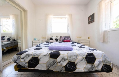 Rishon LeTsiyon Casa | Private room in great Vila