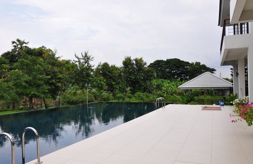 Saphan Sung Casa | Habitación privada en Ramkamhaeng 118, incluye transporte al aeropuerto y entrenamiento personal