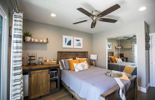 Point Loma Heights Casa | Private Room in San Diego Home with a View