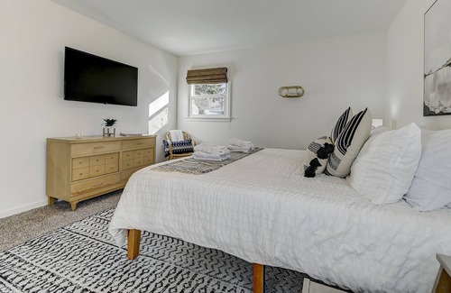 Northeast Colorado Springs Casa | Private Room l Shared Executive Travel Home l Near Hospitals & Pikes Peak!