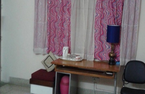 Adarsh Nagar Casa | Habitación privada situada en una zona próspera