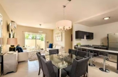 Puerto Juarez Apartamento | Private Room for Nomads-Travelres-Professionals at Xharly's Apartment