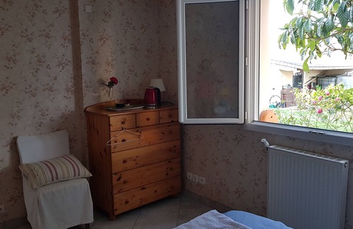 Saint-Herblain Cama Y Desayuno | Private room with independent access, 2 steps from Polyclinic, Zénith, 20min from the center of Nantes