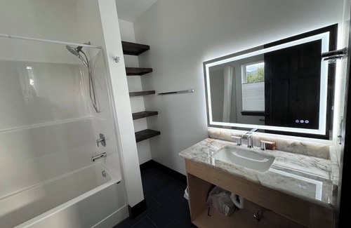 Sheridan Casa | Private room with private bathroom. One mile from town and the hospital.