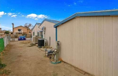 Lancaster Casa | Private room with shared bath/kitchen! Affordable and convenient!