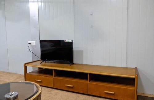 South West Casa | Private Rooms with International Airport View