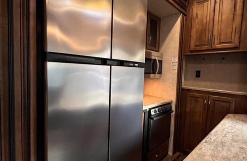 Alvadore Casa | Private RV Oasis- 5 Min - Eugene Airport - 15 Min - Autzen Stadium