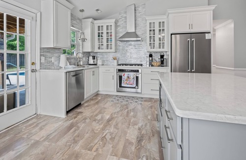 Silver Lake Casa | Private Saltwater Pool, No Stairs, Sleeps 8, Bunk Bed, Games, Gym, Near Beaches!