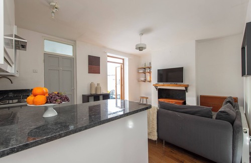 Stratford Apartamento | Private & Secluded City Garden Flat