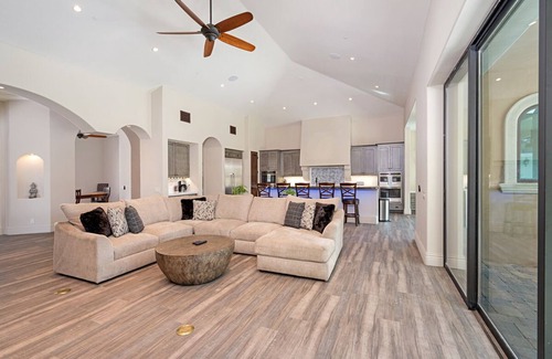 Bermuda Dunes Casa | 12BD / 12BA Lujo, Desierto, Urbanización cerrada, Urbanización de lujo, Piscina junto al río, SPA, Tenis compartido