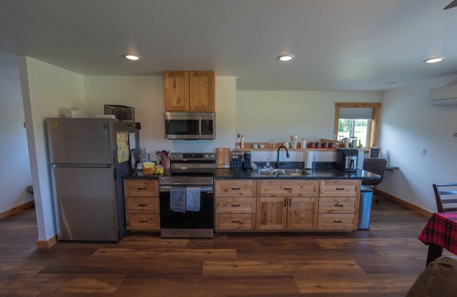 Bonners Ferry Casa | Private, second story apartment situated in a beautiful barndominium