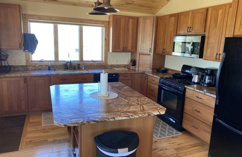 Cameron Casa | Private setting an hour from Yellowstone Park and minutes from fishing accesses.