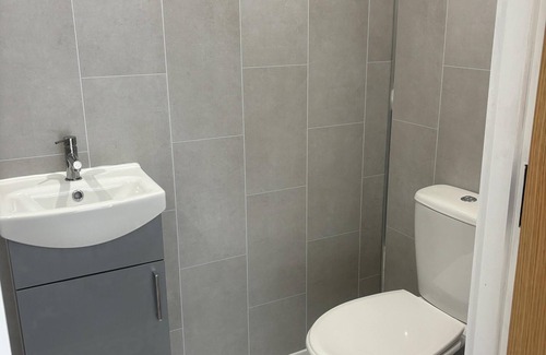 Cavan Apartamento | Private Small Detached Room with Bathroom