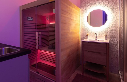 Faubourg North Apartamento | Harmonie Spa-Apartamento-Bañera de hidromasaje-De Lujo