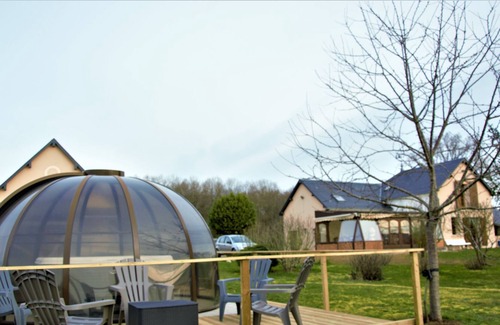 Savigny-Poil-Fol Casa | piscina de spa privada