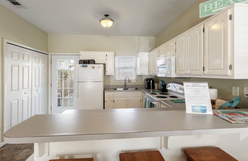 Crescent Beach Casa | Private space for your family! Just steps to the sand!