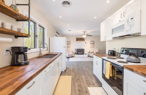 New Market Cabaña | Private Spacious Mountain Top Retreat:3BRs+Bonus Room, Fire Pit