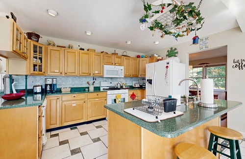 Center Ossipee Casa | Private spacious mountain view w/beach rights, hot tub, spacious deck & firepit