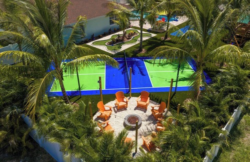 Palma Sola Casa | Private Splash Pad, Pickleball, Htd Pool, Hot Tub