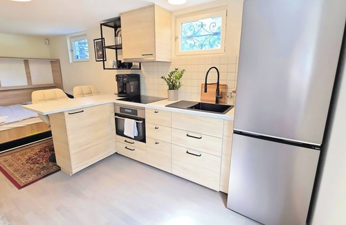 Alvsjo Apartamento | Private Studio Apartment w/ Kitchen close to Stockholm City