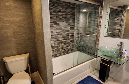 Glendale Apartamento | Private Studio w/ Full Bath, Glendale GEM