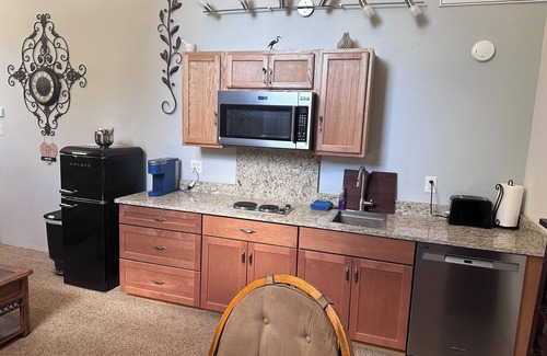 White Rock Casa | Private Suite: 2 Bedrms FamilyRoom Bath Kitchen AC