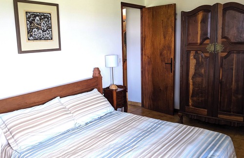 Monflanquin Apartamento | Private suite in a deep French countryside village.