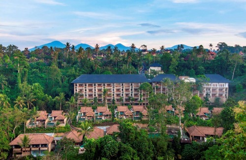 Sambahan Alquiler De Eote | Suite privada en Ubud, capacidad para 2 personas, rodeada de exuberante vegetación