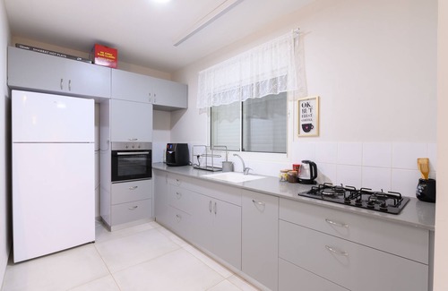 Shadmot Dvora Casa | Private sweeming pool surrounded by nature .3 bedroom suite 20m to the kineret