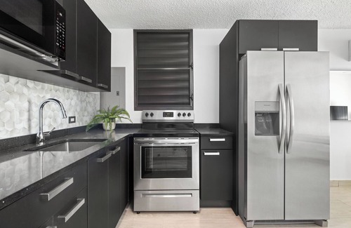 Eleanor Roosevelt Apartamento | Private Terrace | Minutes to Condado | Pet Friendly | Essential Amenities