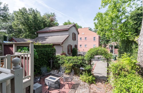 Eastside Casa | ★Private terrace & parking ★ at this Historic 1800's Townhome in ❤︎ of City