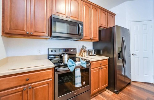 Florida Central Atlantic Coast Apartamento | Sparkling Clean, Private on Top Floor. CDC Cleaning, Steps from Clubhouse 2VC500