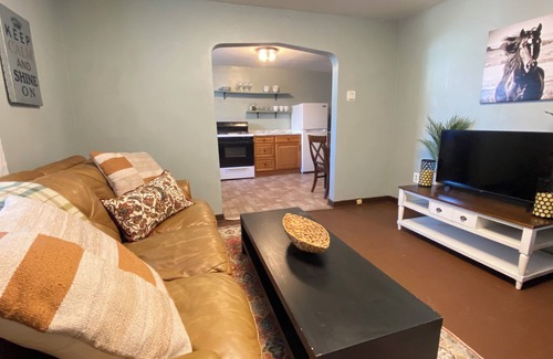 Etna Casa | Private Townhome Next to Lawrenceville Across from Mac Miller Mural