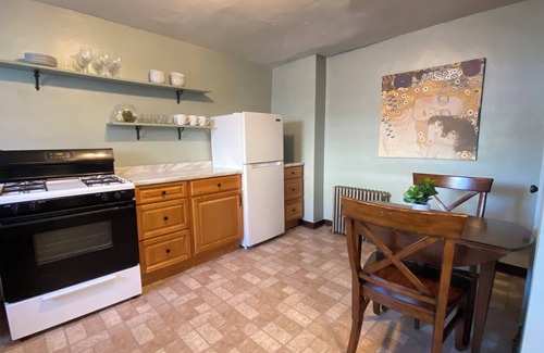 Etna Casa | Private Townhome Next to Lawrenceville Across from Mac Miller Mural