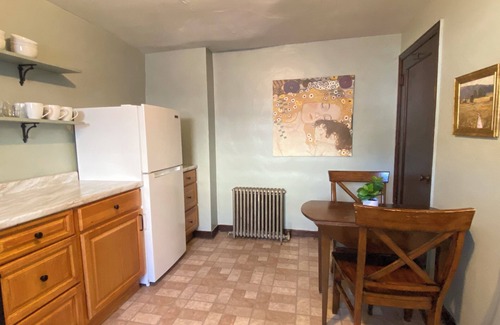 Etna Casa | Private Townhome Next to Lawrenceville Across from Mac Miller Mural