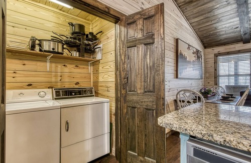 Gatlinburg - Pigeon Forge Chalet De Esquí | Privada dos dormitorios Pigeon Forge Rental- pesca almacenados Estanque Acceso