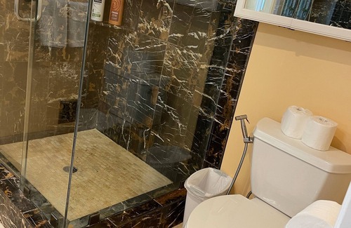 Los Altos Hills Apartamento | Private Unit full bath patio