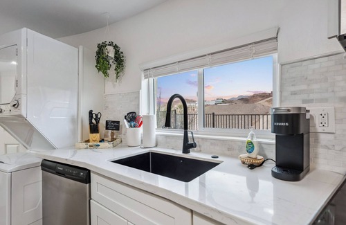 Lake Havasu City Casa | Private Unit Nestled in Nature